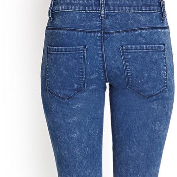 Forever 21 Acid Wash Skinny Jeans - Picture 2 of 4